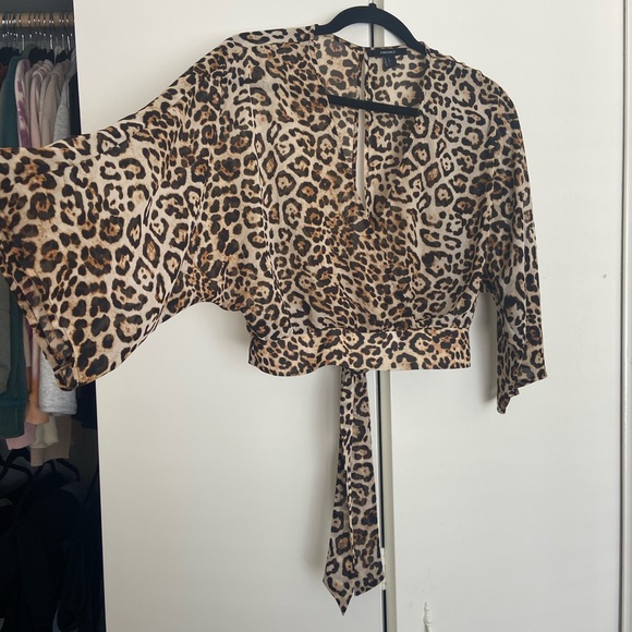 Forever 21 Open Back Tie Leopard Shirt - Picture 2 of 6
